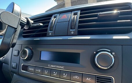 Skoda Fabia II, 2011 год, 880 000 рублей, 11 фотография