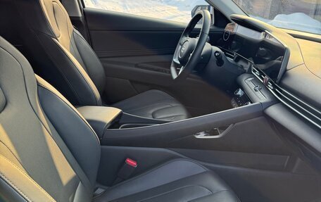 Hyundai Elantra, 2023 год, 2 280 000 рублей, 10 фотография