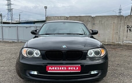 BMW 1 серия, 2010 год, 750 000 рублей, 2 фотография