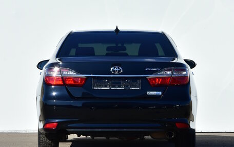 Toyota Camry, 2018 год, 2 099 000 рублей, 4 фотография