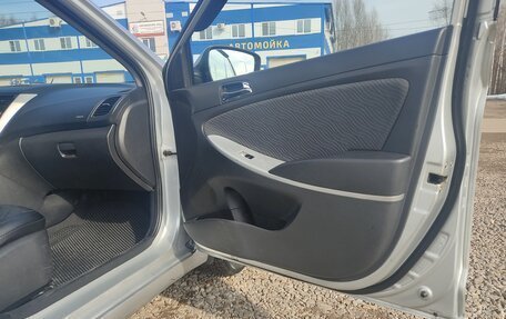 Hyundai Solaris II рестайлинг, 2011 год, 718 000 рублей, 9 фотография