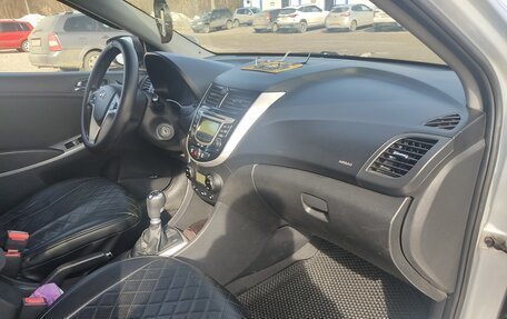 Hyundai Solaris II рестайлинг, 2011 год, 718 000 рублей, 6 фотография