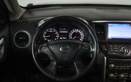 Nissan Pathfinder, 2015 год, 1 999 000 рублей, 10 фотография