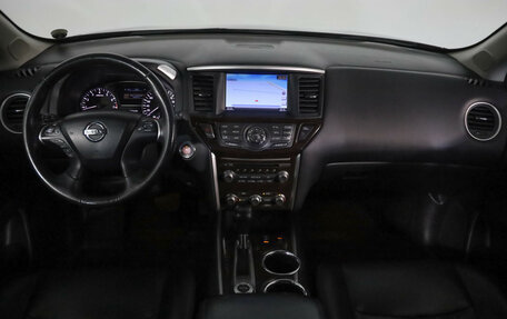 Nissan Pathfinder, 2015 год, 1 999 000 рублей, 9 фотография