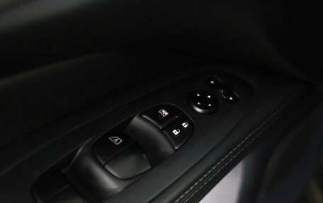 Nissan Pathfinder, 2015 год, 1 999 000 рублей, 18 фотография