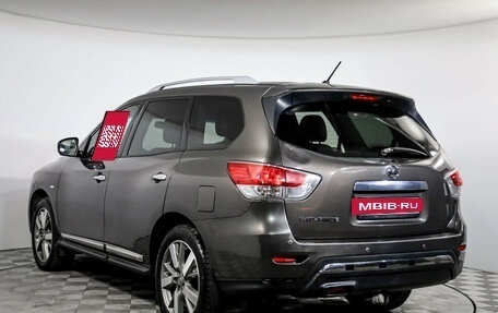 Nissan Pathfinder, 2015 год, 1 999 000 рублей, 7 фотография