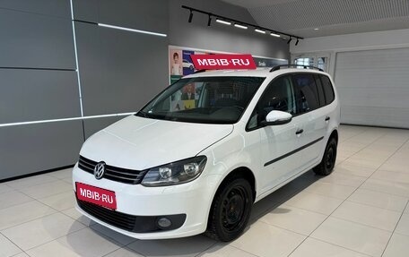 Volkswagen Touran III, 2012 год, 999 000 рублей, 1 фотография