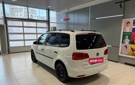 Volkswagen Touran III, 2012 год, 999 000 рублей, 6 фотография