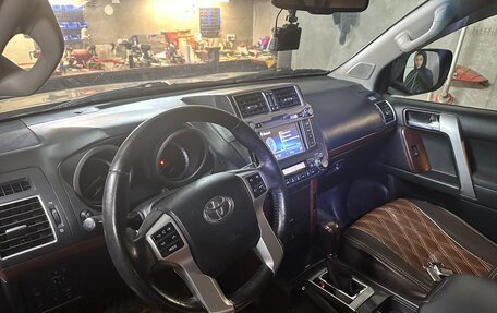 Toyota Land Cruiser Prado 150 рестайлинг 2, 2014 год, 3 150 000 рублей, 27 фотография