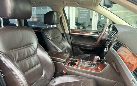 Volkswagen Touareg III, 2011 год, 1 899 000 рублей, 7 фотография
