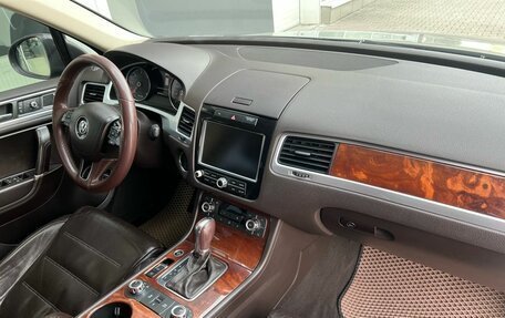 Volkswagen Touareg III, 2011 год, 1 899 000 рублей, 8 фотография