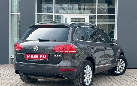 Volkswagen Touareg III, 2011 год, 1 899 000 рублей, 2 фотография