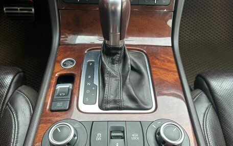 Volkswagen Touareg III, 2011 год, 1 899 000 рублей, 12 фотография