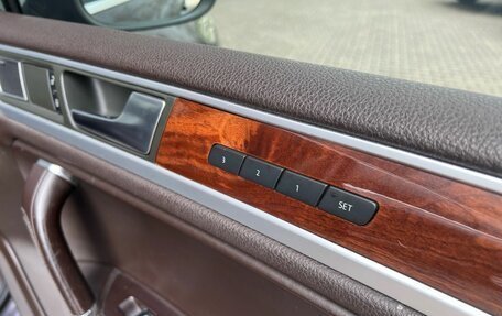 Volkswagen Touareg III, 2011 год, 1 899 000 рублей, 15 фотография