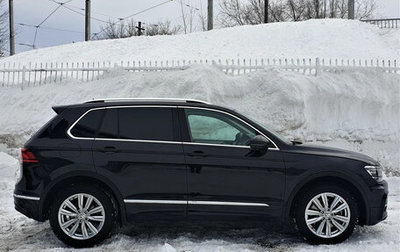 Volkswagen Tiguan II, 2018 год, 2 500 000 рублей, 1 фотография