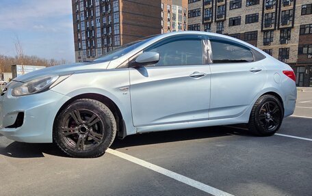 Hyundai Solaris II рестайлинг, 2011 год, 560 000 рублей, 4 фотография