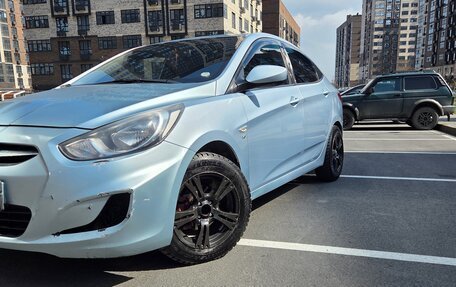 Hyundai Solaris II рестайлинг, 2011 год, 560 000 рублей, 3 фотография