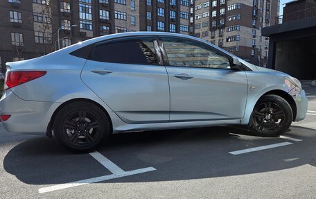 Hyundai Solaris II рестайлинг, 2011 год, 560 000 рублей, 9 фотография