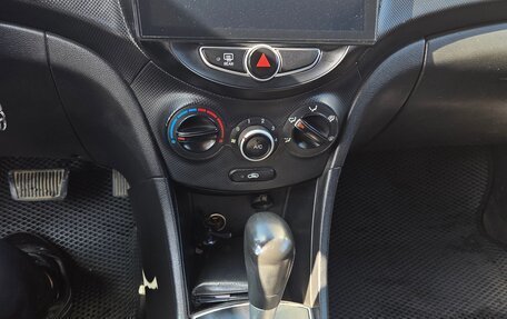 Hyundai Solaris II рестайлинг, 2011 год, 560 000 рублей, 14 фотография