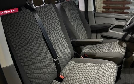 Volkswagen Caravelle T6 рестайлинг, 2020 год, 4 850 000 рублей, 6 фотография