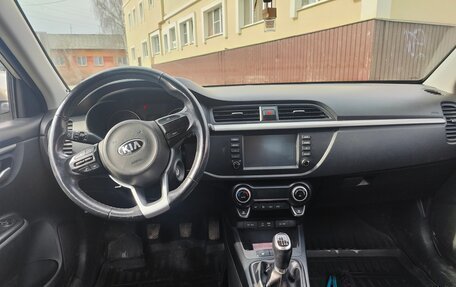 KIA Rio IV, 2018 год, 1 390 000 рублей, 7 фотография