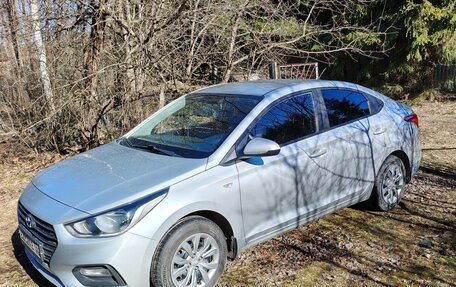 Hyundai Solaris II рестайлинг, 2018 год, 1 180 000 рублей, 2 фотография