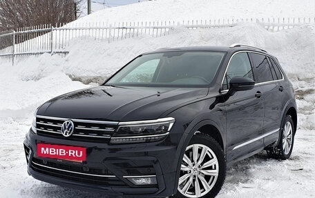 Volkswagen Tiguan II, 2018 год, 2 500 000 рублей, 4 фотография