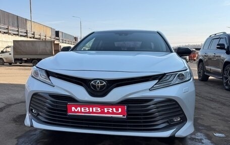 Toyota Camry, 2021 год, 2 850 000 рублей, 1 фотография