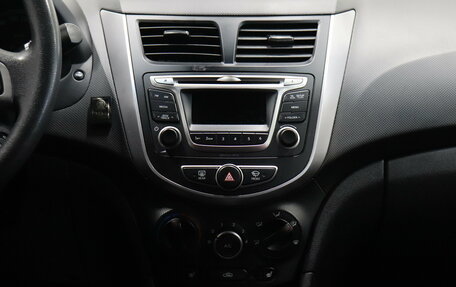 Hyundai Solaris II рестайлинг, 2015 год, 1 017 000 рублей, 12 фотография