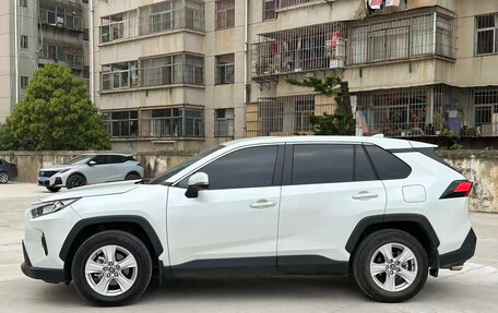 Toyota RAV4, 2025 год, 2 600 040 рублей, 4 фотография