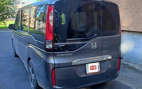 Honda Stepwgn IV, 2015 год, 1 750 000 рублей, 3 фотография