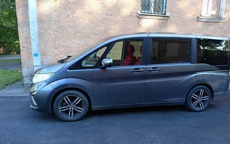 Honda Stepwgn IV, 2015 год, 1 750 000 рублей, 2 фотография