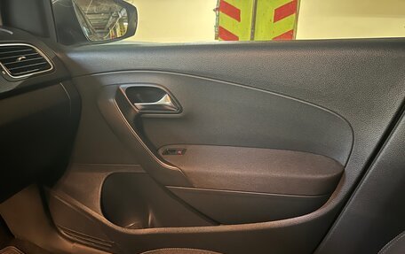 Volkswagen Polo VI (EU Market), 2015 год, 1 050 000 рублей, 17 фотография