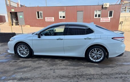 Toyota Camry, 2021 год, 2 850 000 рублей, 4 фотография