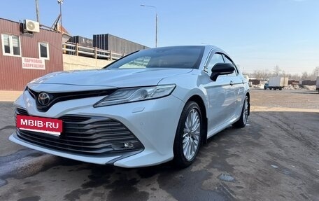Toyota Camry, 2021 год, 2 850 000 рублей, 8 фотография