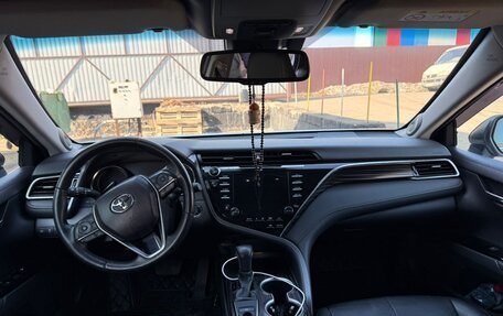 Toyota Camry, 2021 год, 2 850 000 рублей, 14 фотография