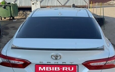 Toyota Camry, 2021 год, 2 850 000 рублей, 6 фотография