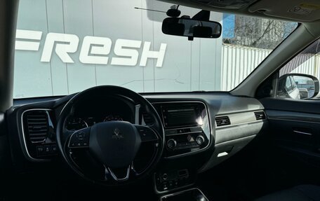 Mitsubishi Outlander III рестайлинг 3, 2019 год, 1 939 000 рублей, 6 фотография