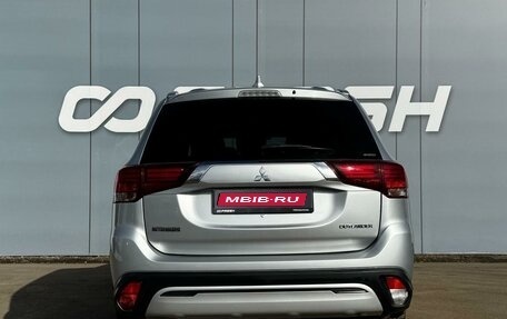 Mitsubishi Outlander III рестайлинг 3, 2019 год, 1 939 000 рублей, 4 фотография