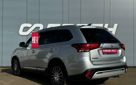 Mitsubishi Outlander III рестайлинг 3, 2019 год, 1 939 000 рублей, 2 фотография