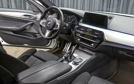 BMW 5 серия, 2017 год, 3 498 000 рублей, 12 фотография