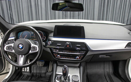 BMW 5 серия, 2017 год, 3 498 000 рублей, 15 фотография