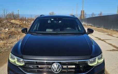 Volkswagen Tiguan II, 2021 год, 3 850 000 рублей, 1 фотография