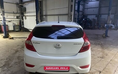 Hyundai Solaris II рестайлинг, 2013 год, 870 000 рублей, 5 фотография