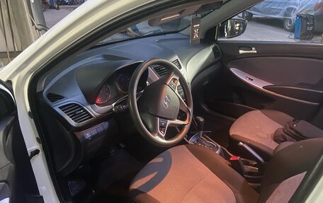 Hyundai Solaris II рестайлинг, 2013 год, 870 000 рублей, 11 фотография