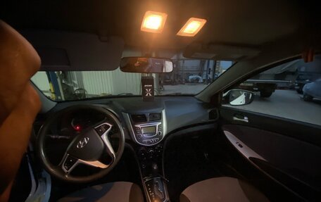 Hyundai Solaris II рестайлинг, 2013 год, 870 000 рублей, 12 фотография