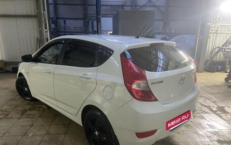 Hyundai Solaris II рестайлинг, 2013 год, 870 000 рублей, 6 фотография