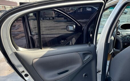 Toyota Vitz, 2001 год, 330 000 рублей, 15 фотография