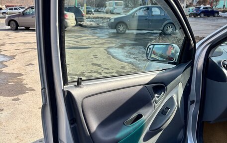 Toyota Vitz, 2001 год, 330 000 рублей, 16 фотография