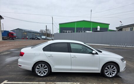 Volkswagen Jetta VI, 2014 год, 1 050 000 рублей, 2 фотография